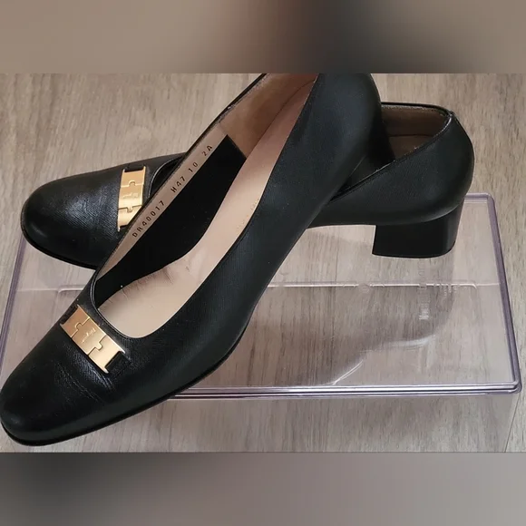 Salvatorre Ferrangamo Black Heels With Gold Detail Italian Leather 9.5 - Picture 2 of 10